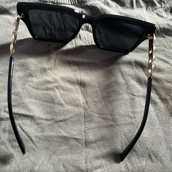SQUARE SUNGLASSES - BLACK - Picture 3 of 4